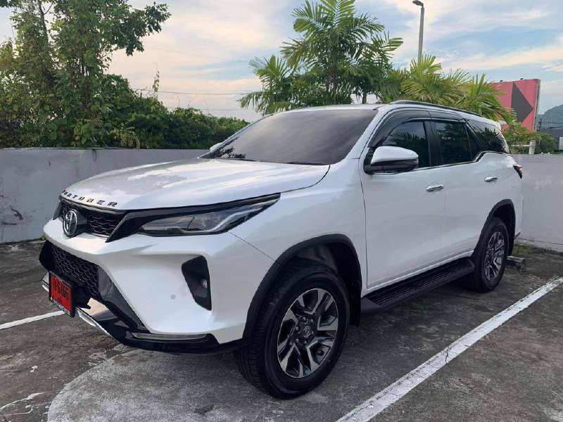 Toyota Fortuner Leader 2023, 7 мест