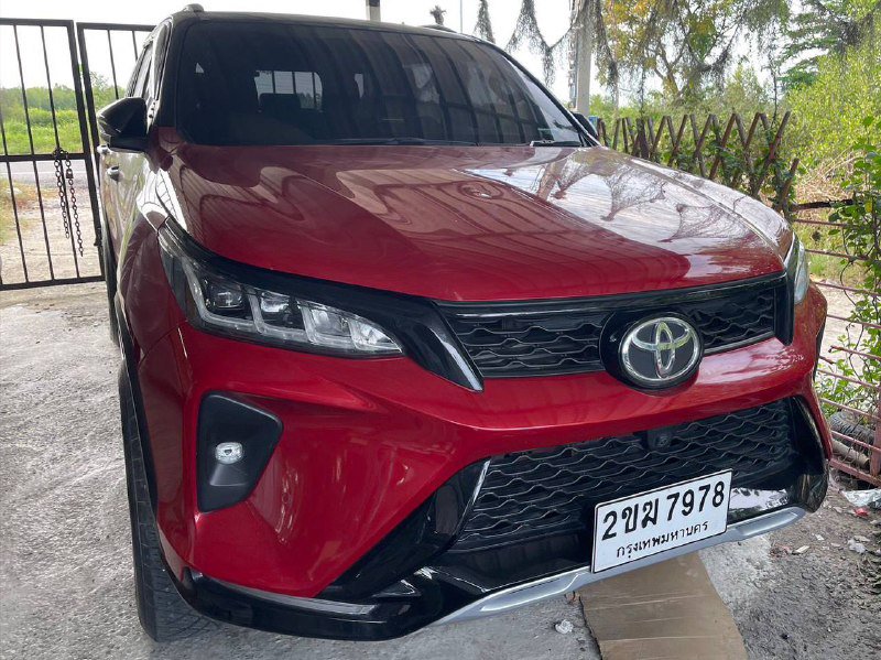 Toyota Fortuner Legender, 7 мест