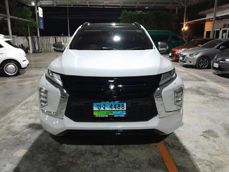 Mitsubishi Pajero Sport 2022, 7 мест