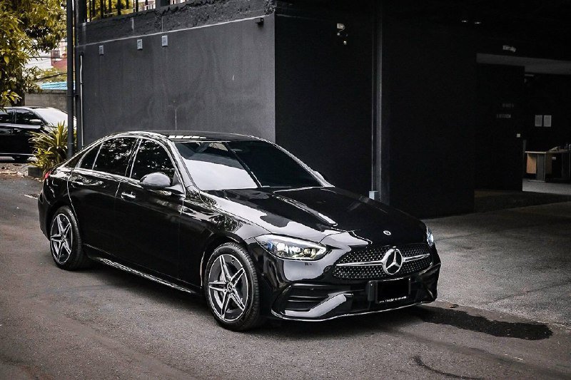 Mercedes-Benz C350e 2023