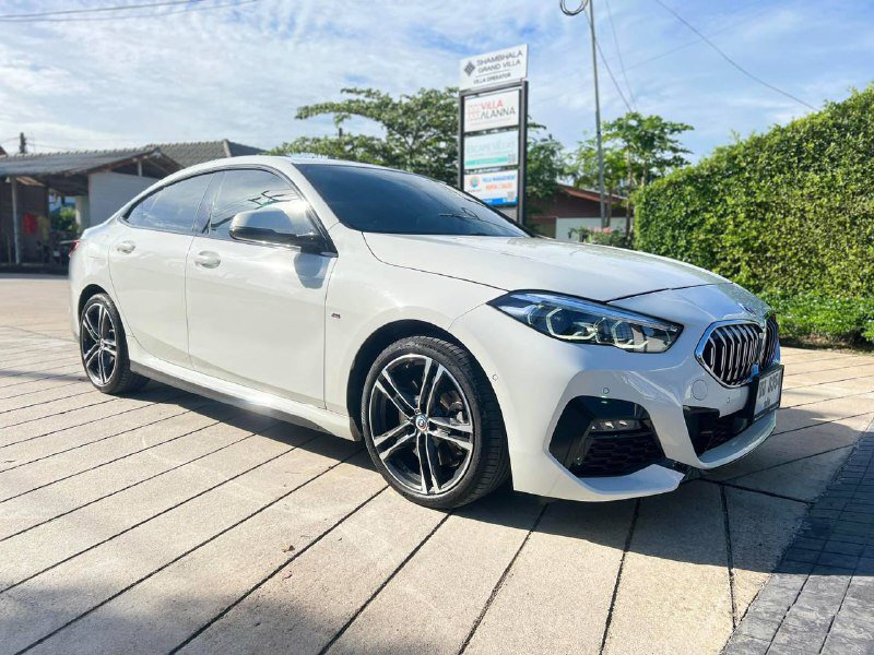 BMW 220 2023