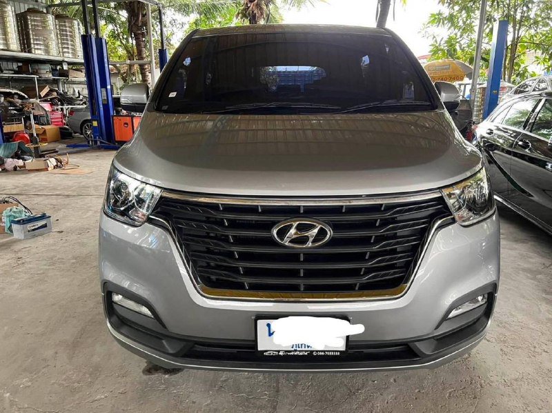 Hyundai H1 Touring 2018, 9 мест