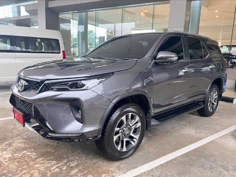 Toyota Fortuner Leader 2024, 7 мест