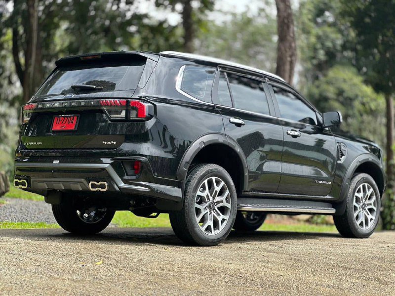 Ford Everest Titanium 2023, 7 мест