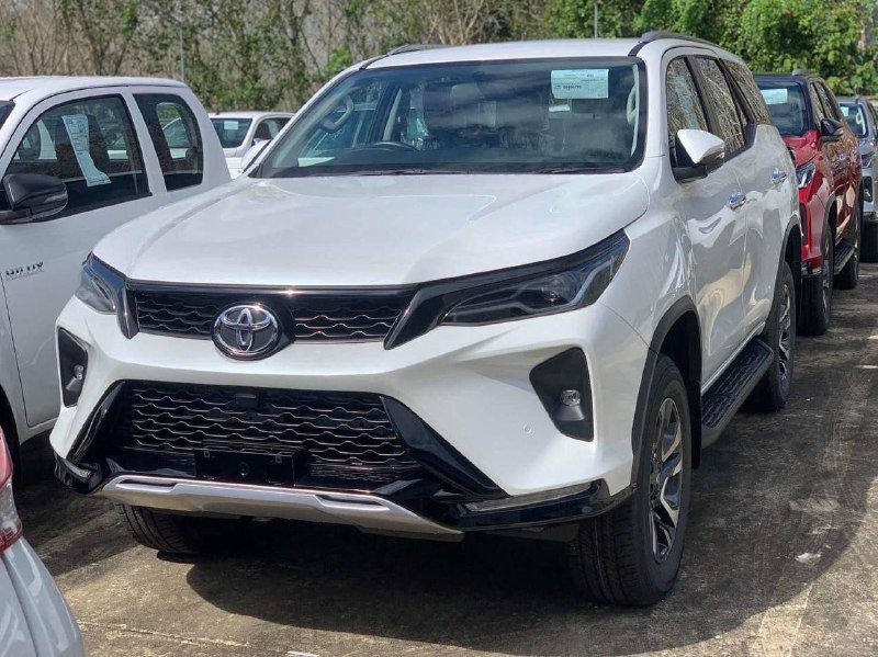 Toyota Fortuner Leader 2023, 7 мест